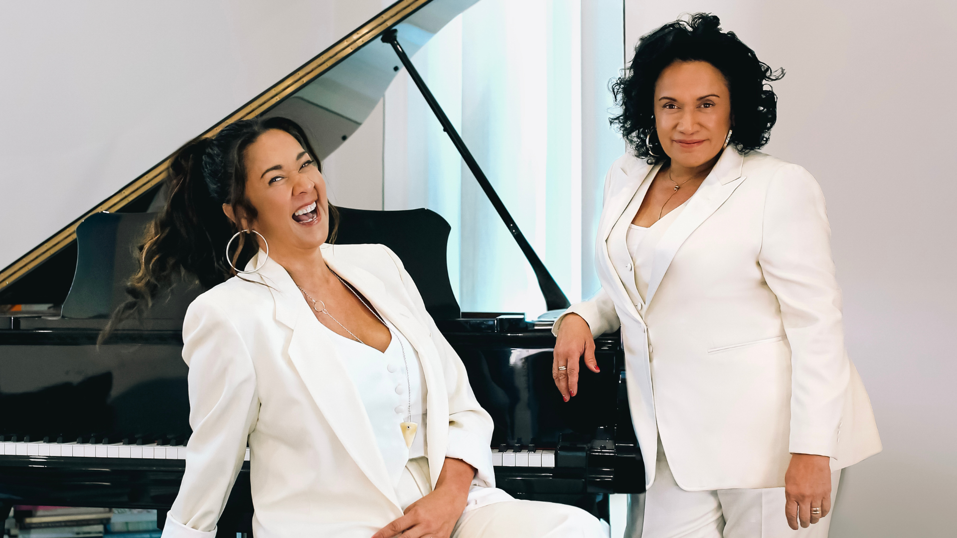 An Evening with Vika & Linda